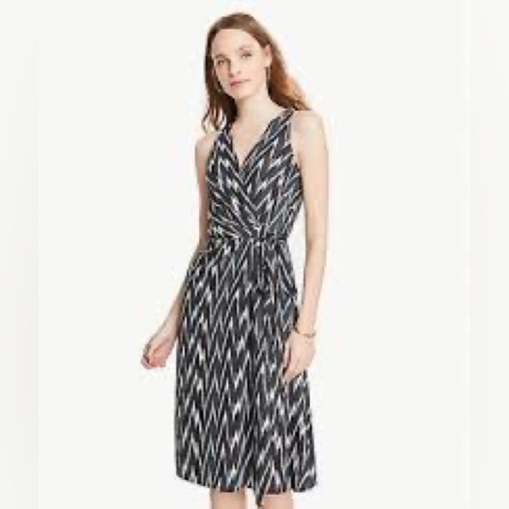 EUC Ann Taylor Sleeveless Green, Navy, & White Lined Wrap Dress Sz 4